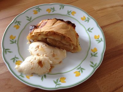 Apfelstrudel_7.thumb.jpg.404e99c88aa0e37d5fd742b66de63398.jpg
