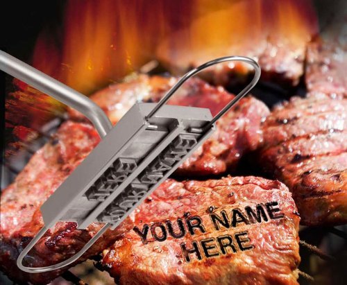 Brandeisen mit eingesetzten Buchstaben in Aktion grillerforum.de