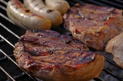 Grillfehler - verbranntes Fleisch durch offenes Feuer oder zu hohe Grilltemperatur