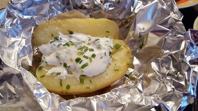 Grillkartoffel mit Sour Cream.jpg