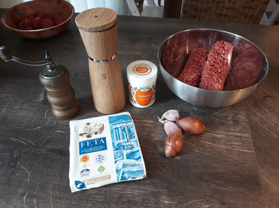 Zutaten für das Hacksteak mit Feta gefüllt