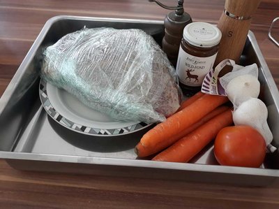 Rehkeule-Frischhaltefolie-Zutaten.jpg